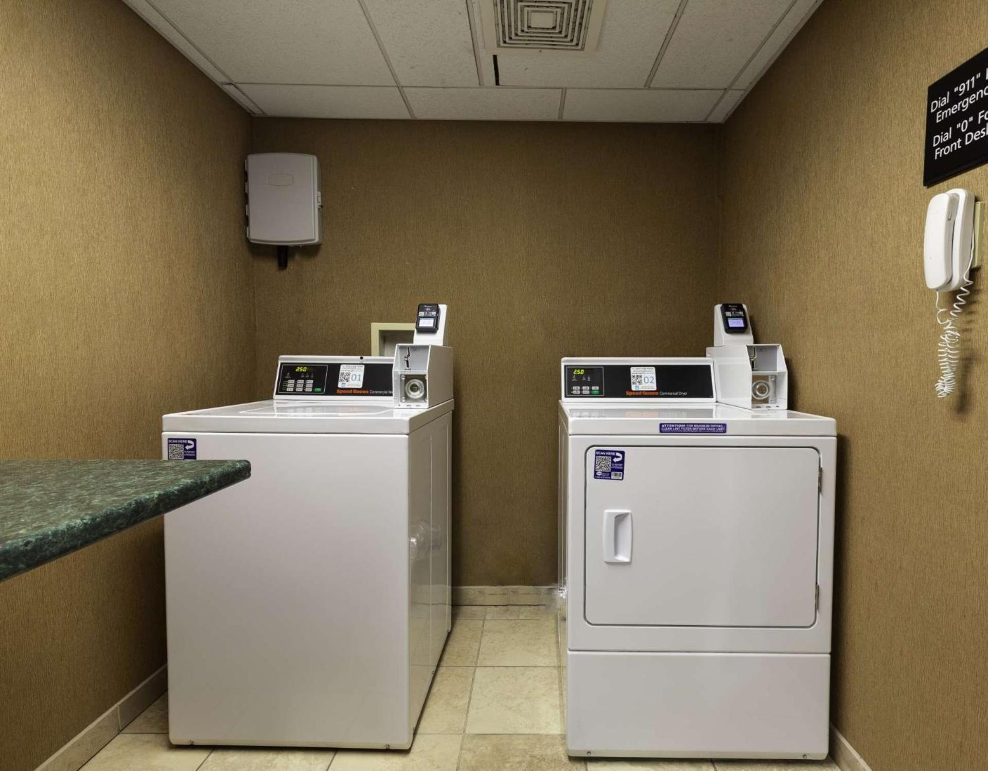Hampton Inn East Windsor Eksteriør bilde