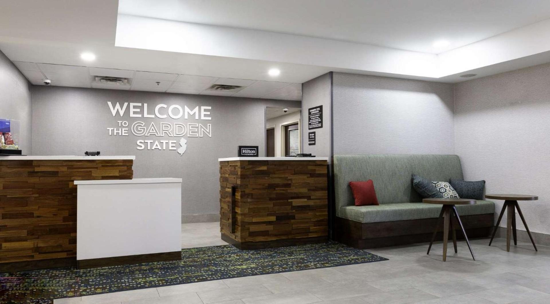 Hampton Inn East Windsor Eksteriør bilde